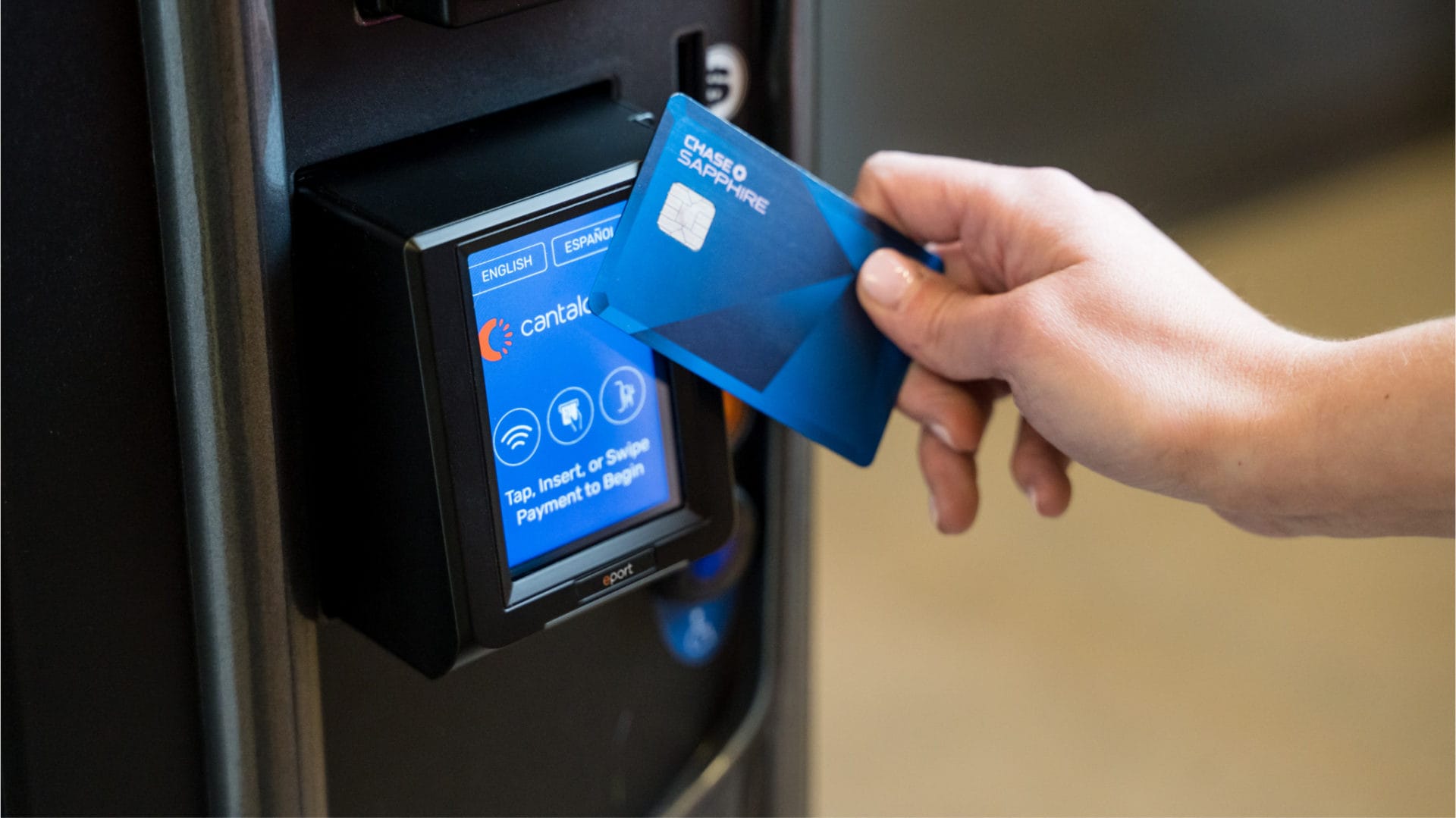 How Does a Cashless POS at a Vending Machine Work?
